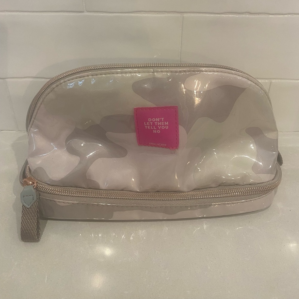 Stella & Dot -Blush Camo Make-Up Bag NWT